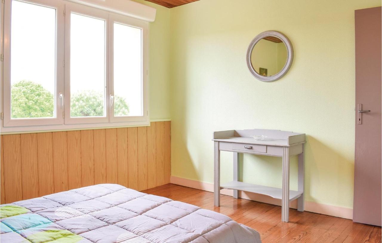 Holiday Home In Montsernelle Lithaire Luaran gambar